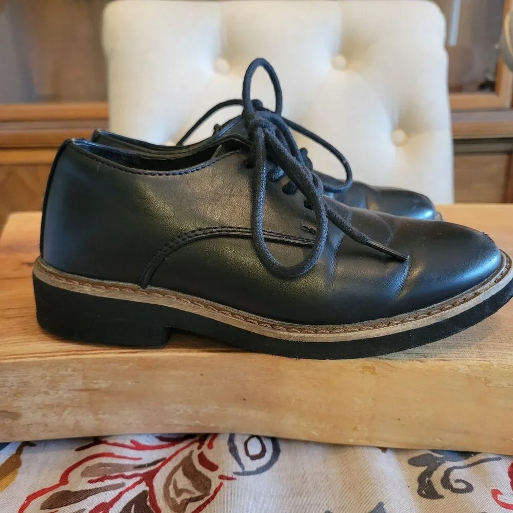 Deer Stags Boys Dress Shoe Size 11